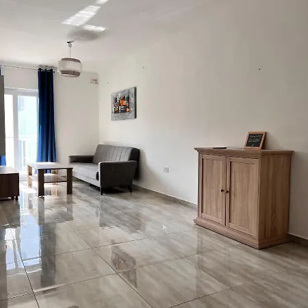 F3 3, Private Two Single Beds Shared Bathroom Séjour chez l'habitant