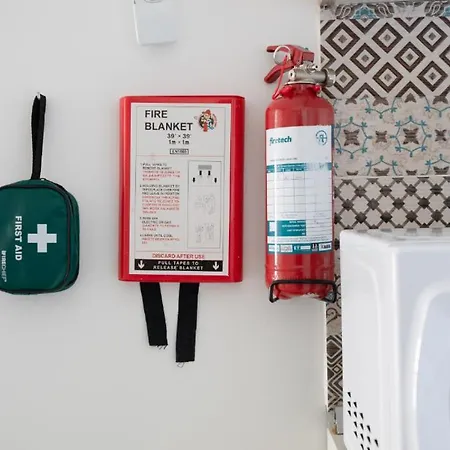 Habitación en casa particular F3 3, Private Two Single Beds Shared Bathroom