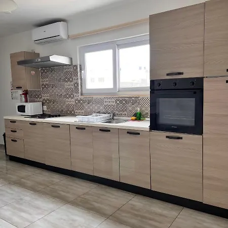 Habitación en casa particular F3 3, Private Two Single Beds Shared Bathroom *