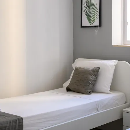 F3 3, Private Two Single Beds Shared Bathroom Habitación en casa particular