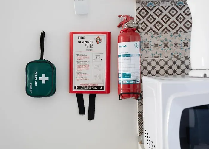 Homestay F3 3, Private Two Single Beds Shared Bathroom