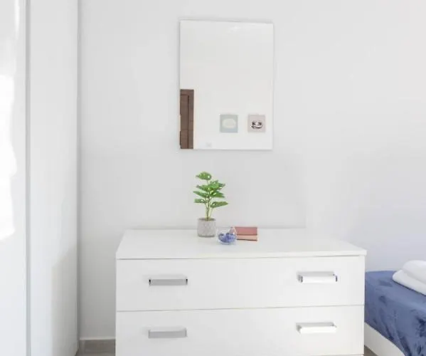 Habitación en casa particular F3 3, Private Two Single Beds Shared Bathroom Msida